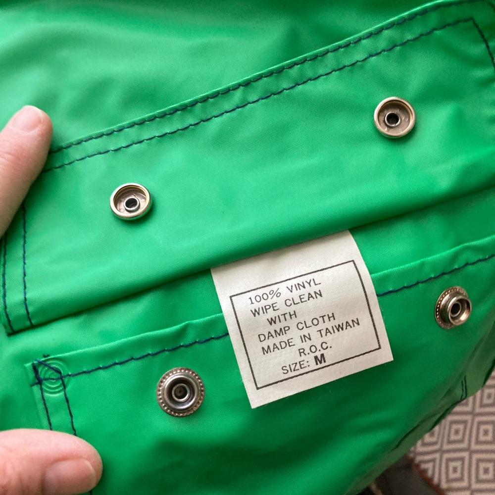 1980’s Ladies M Raincoat Green Reversible to Navy with Green Whales - Picture 5 of 10